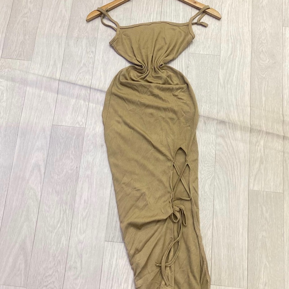 Ridbed very clean bodycon gown, available in all types of colors and sizes